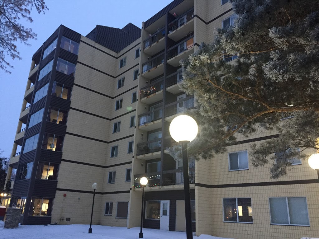 Building - Columbian Centre Prince Albert - Senior Complex